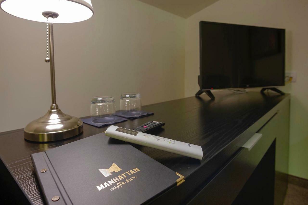 4Rooms 4U Belgrado Buitenkant foto